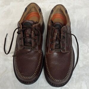 Clarks Brown Leather Oxford Shoes with Moccasin Stitching